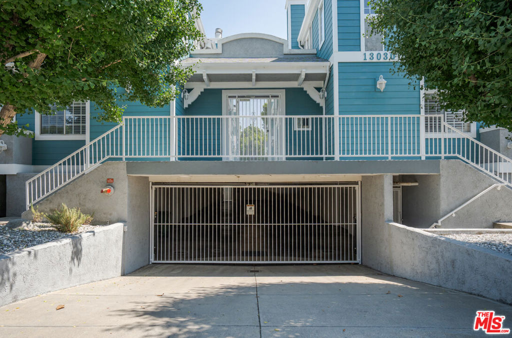 13030 Moorpark Street 3