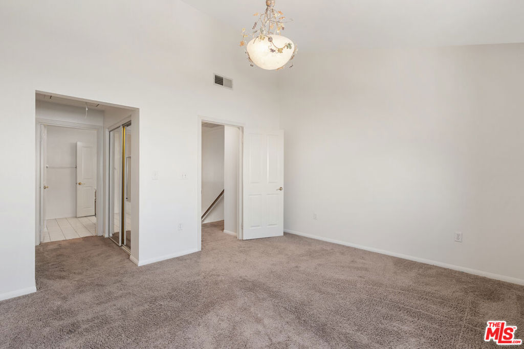 13030 Moorpark Street 3