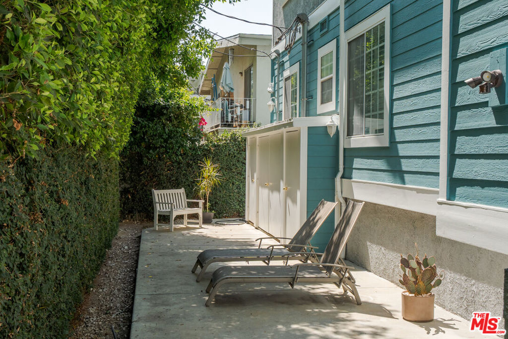 13030 Moorpark Street 3