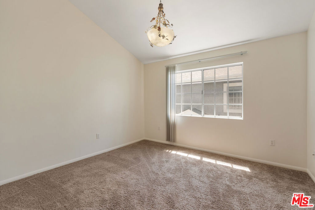 13030 Moorpark Street 3