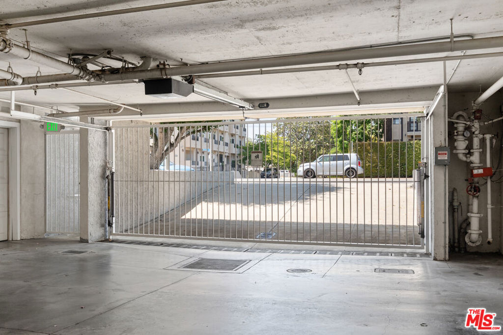 13030 Moorpark Street 3
