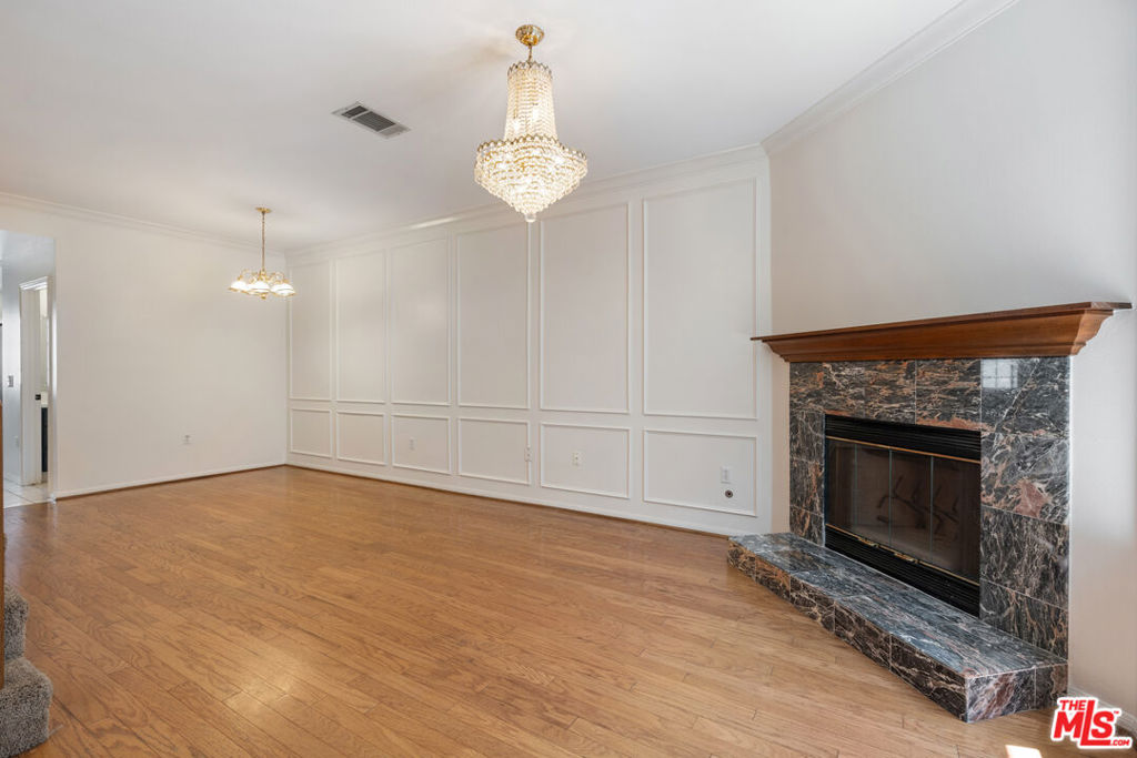 13030 Moorpark Street 3