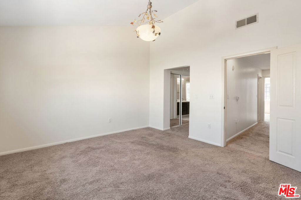 13030 Moorpark Street 3