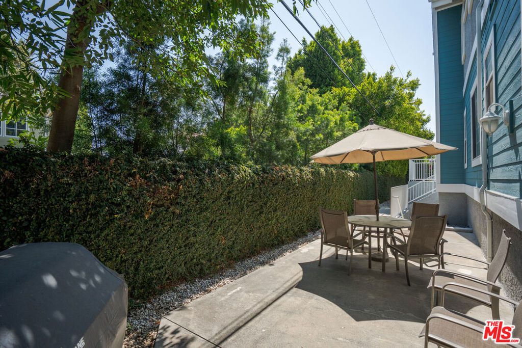 13030 Moorpark Street 3
