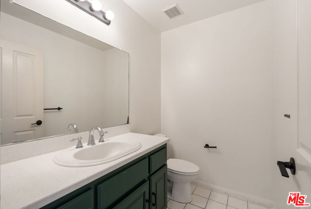 13030 Moorpark Street 3