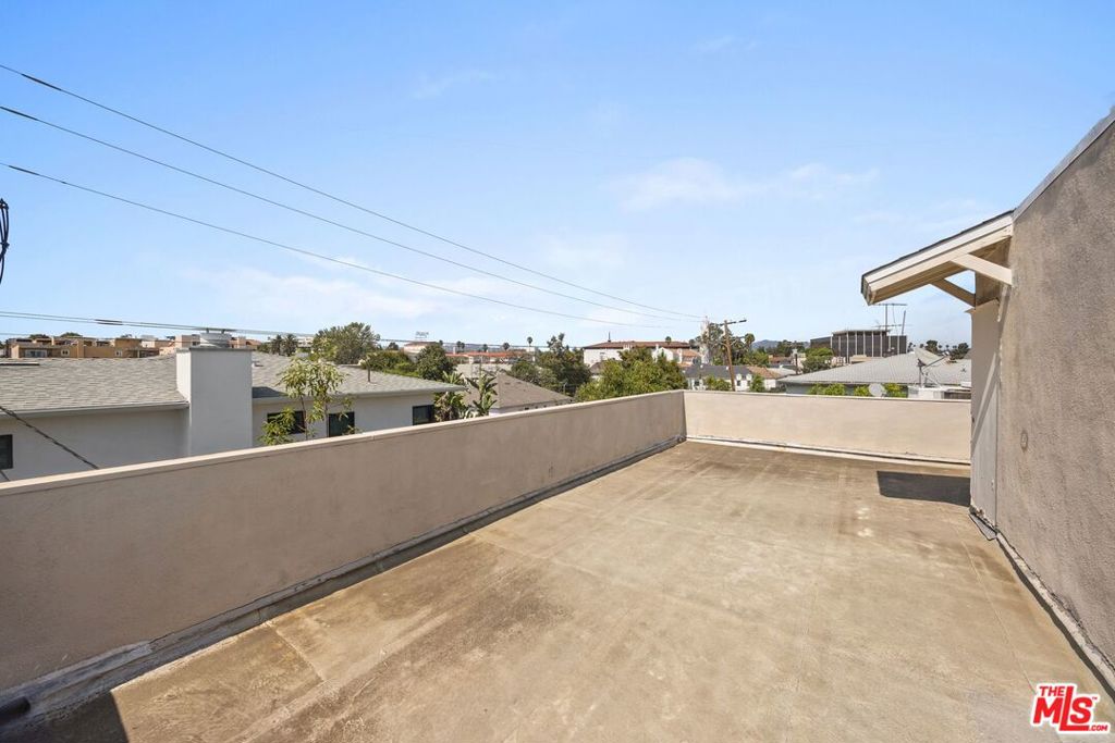 837 S Windsor Boulevard 3