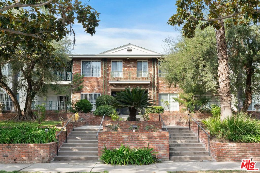 837 S Windsor Boulevard 3