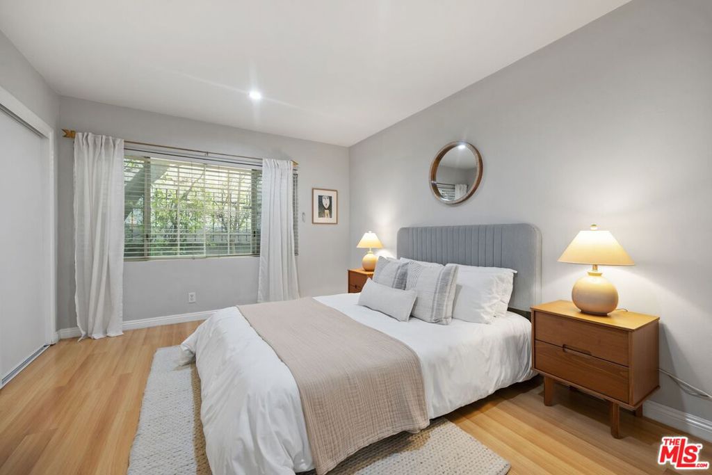 837 S Windsor Boulevard 3