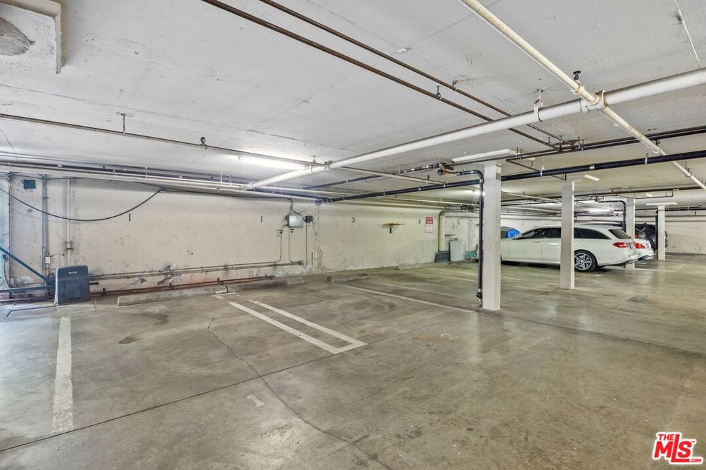 837 S Windsor Boulevard 3