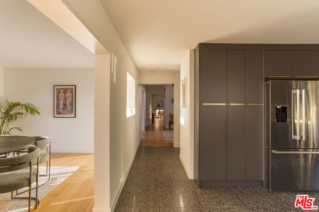 1337 E Palmer Avenue