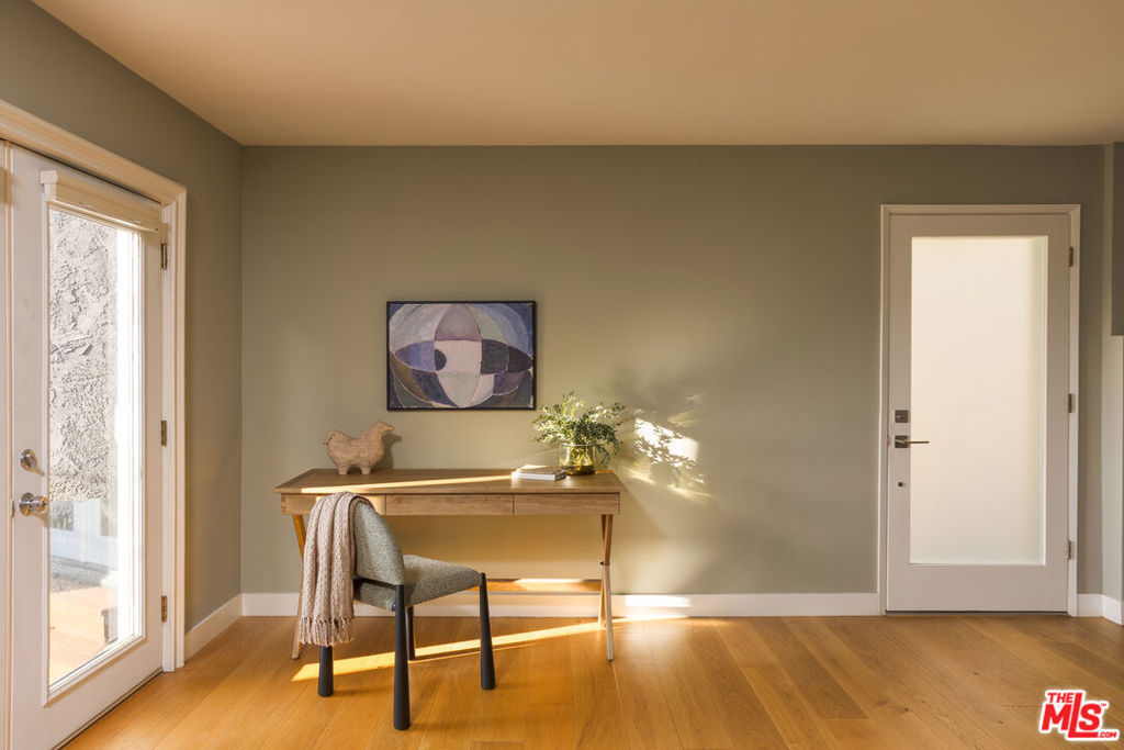 1337 E Palmer Avenue