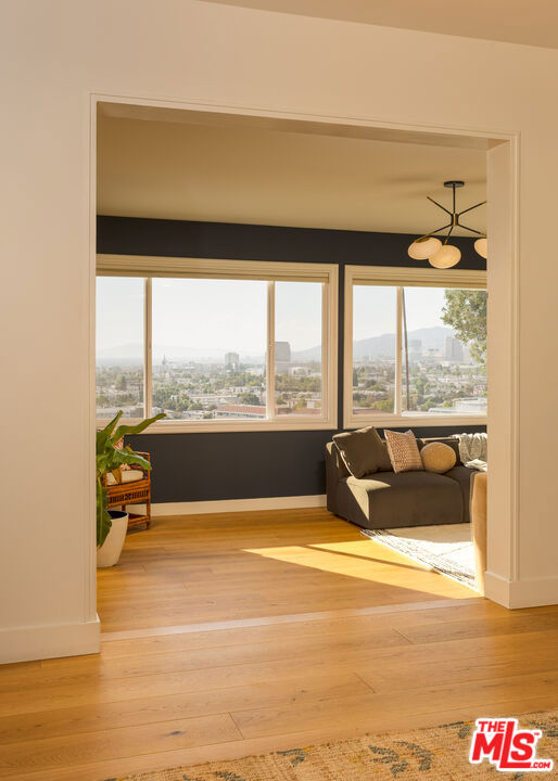 1337 E Palmer Avenue