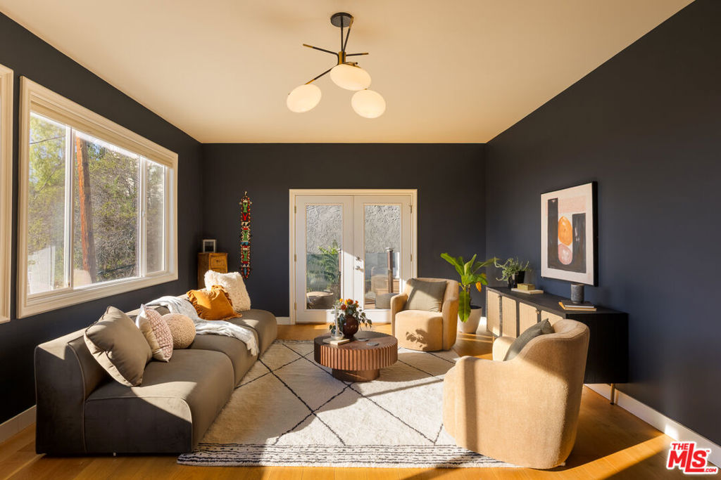 1337 E Palmer Avenue