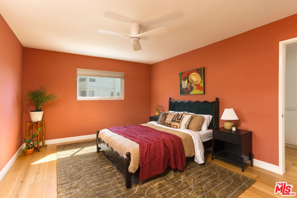 1337 E Palmer Avenue