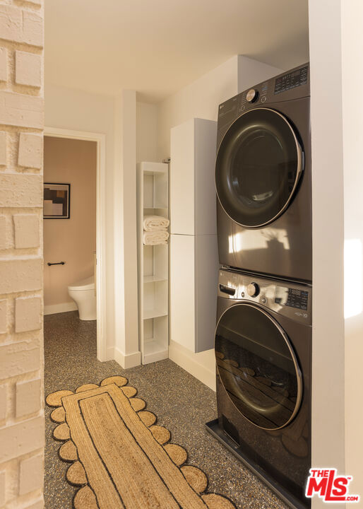 1337 E Palmer Avenue