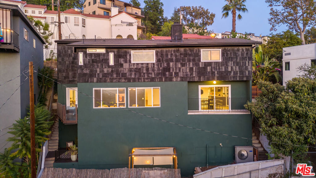 1337 E Palmer Avenue