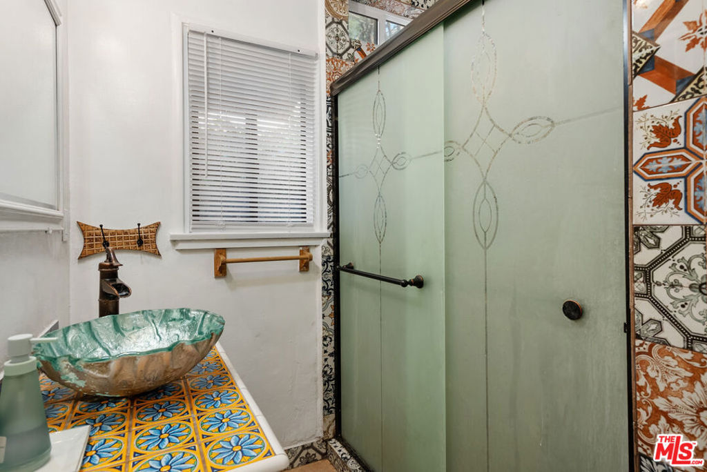 1831 N Buena Vista Street