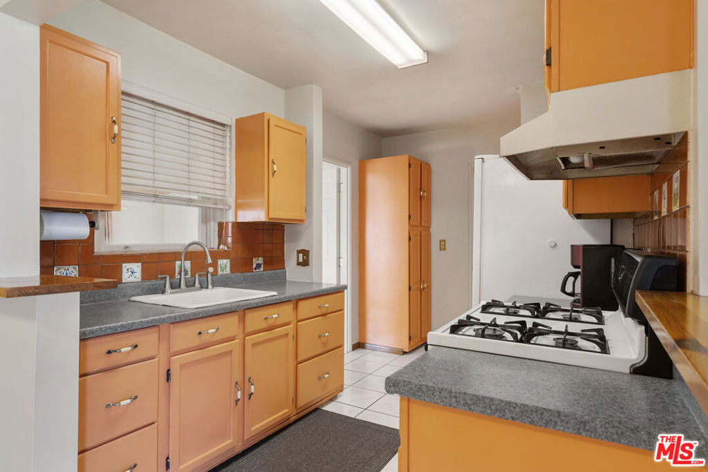 1831 N Buena Vista Street