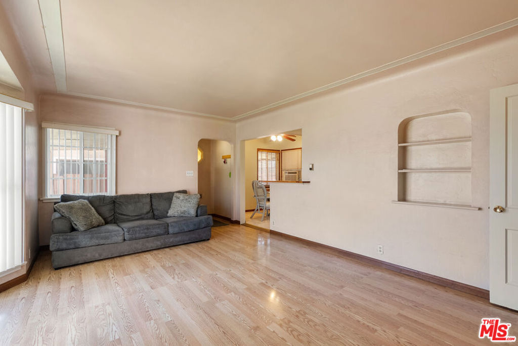 1831 N Buena Vista Street