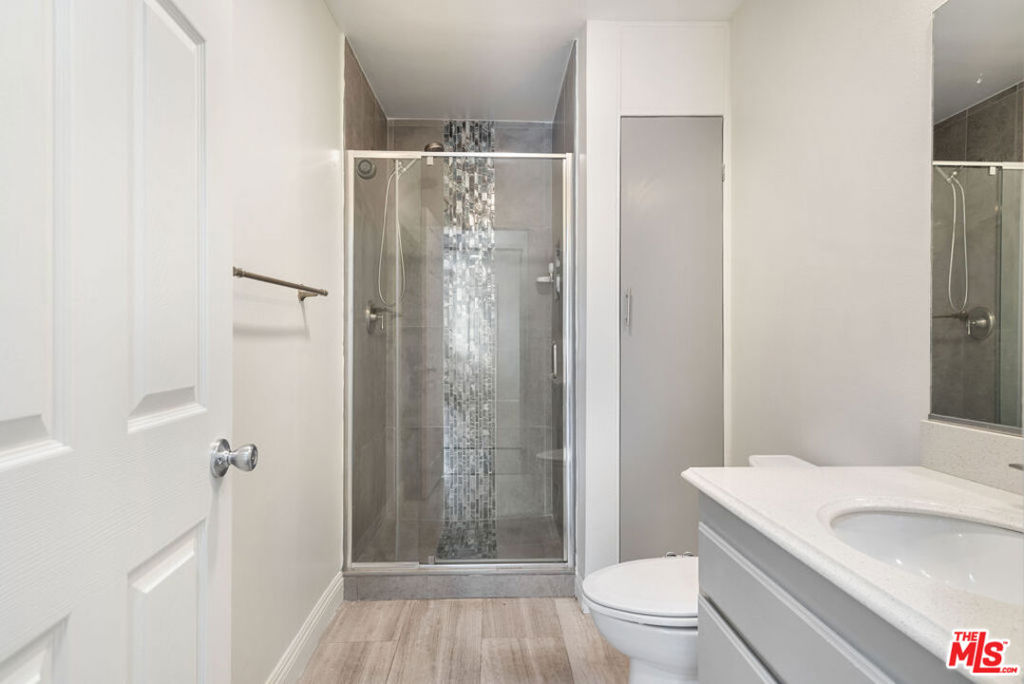 327 Chestnut Avenue 104