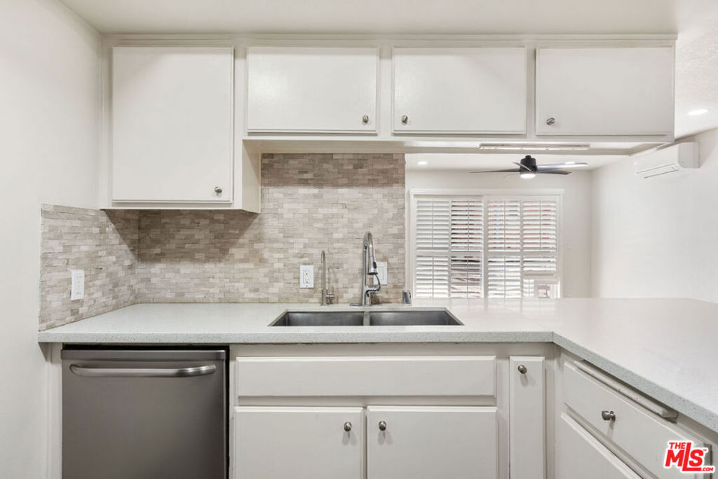 327 Chestnut Avenue 104