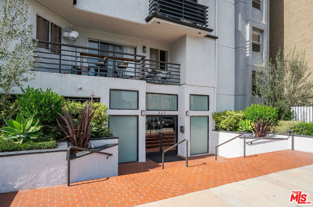 327 Chestnut Avenue 104