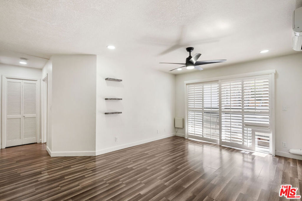 327 Chestnut Avenue 104