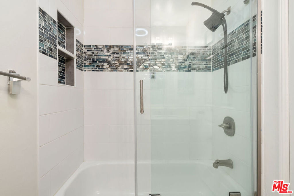 327 Chestnut Avenue 104