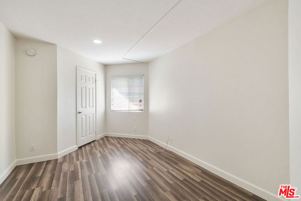 327 Chestnut Avenue 104