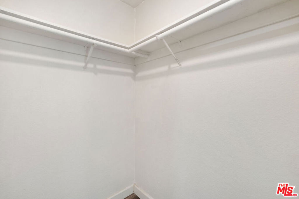 327 Chestnut Avenue 104