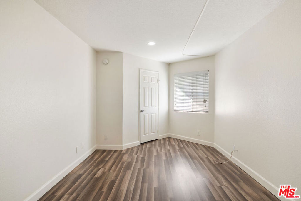 327 Chestnut Avenue 104