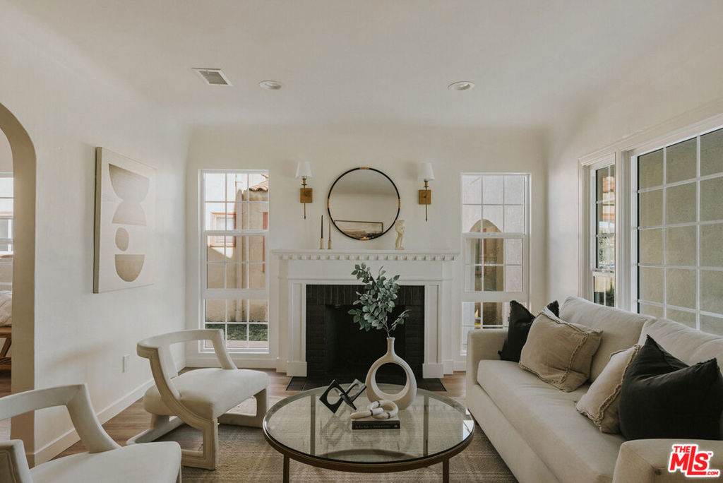 3439 W 59th Place