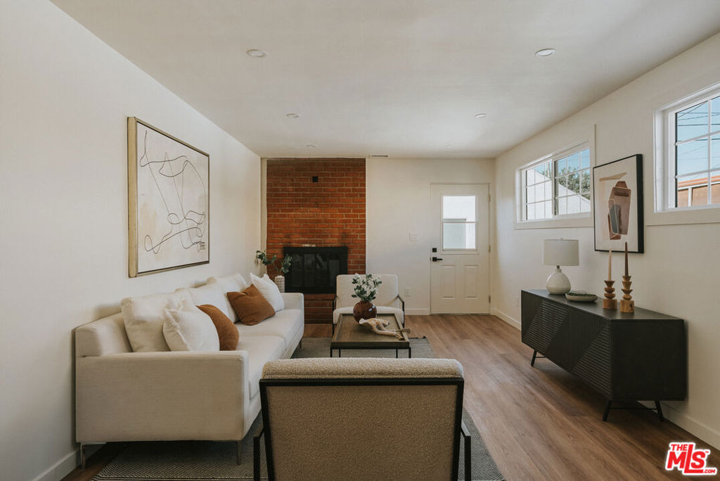 3439 W 59th Place
