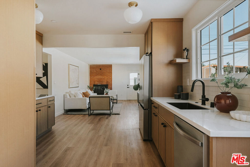 3439 W 59th Place