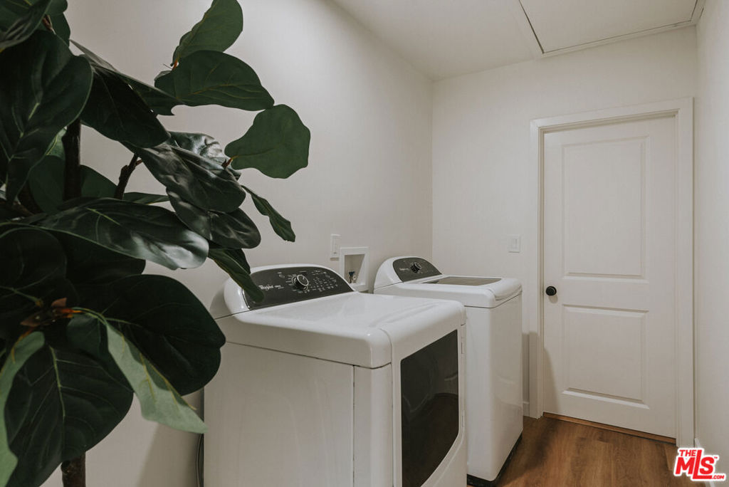 3439 W 59th Place