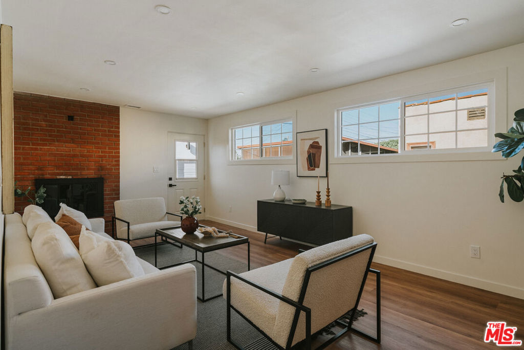 3439 W 59th Place
