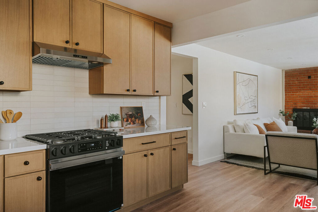 3439 W 59th Place