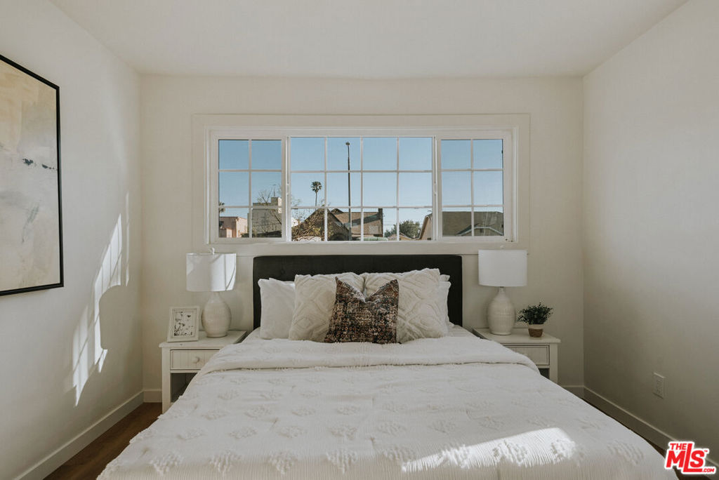 3439 W 59th Place