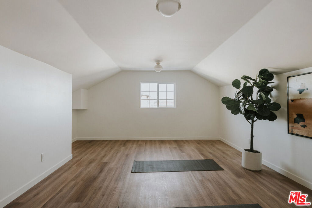 3439 W 59th Place