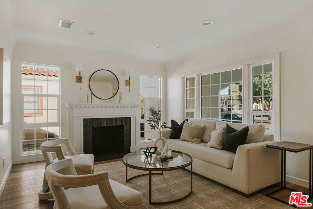 3439 W 59th Place