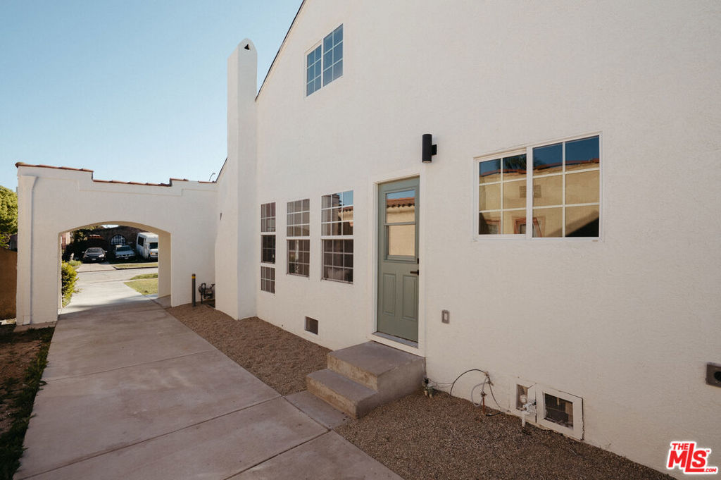 3439 W 59th Place