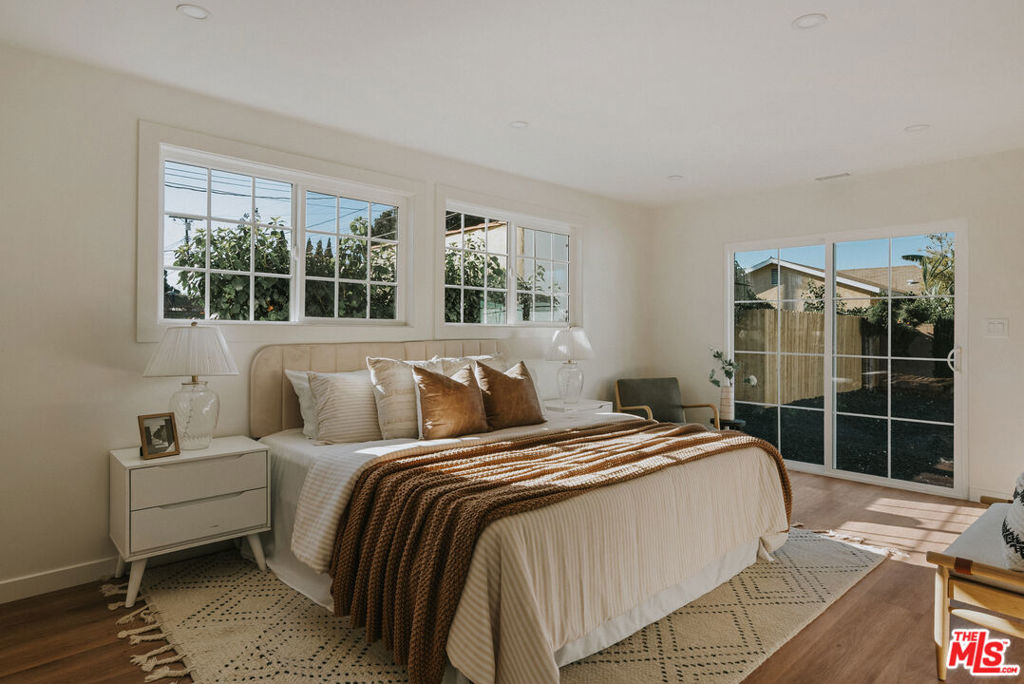 3439 W 59th Place