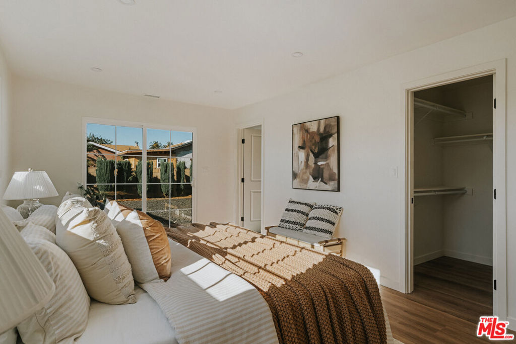 3439 W 59th Place