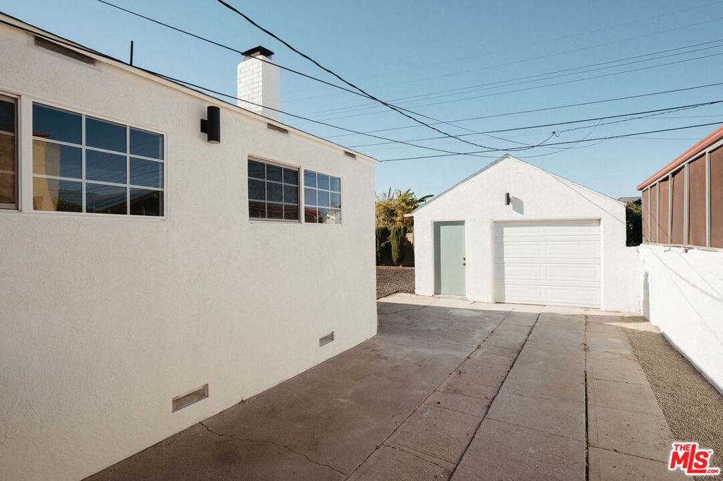 3439 W 59th Place