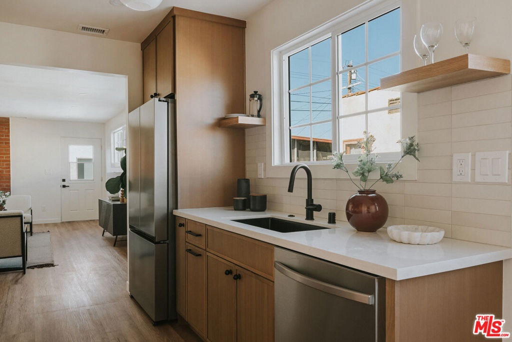 3439 W 59th Place