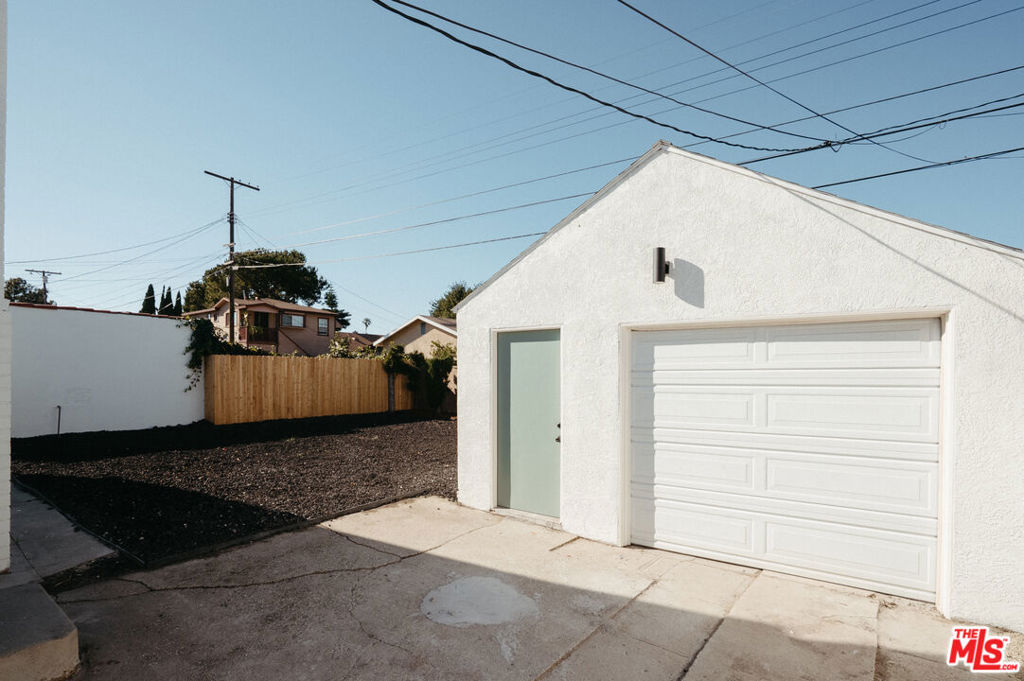 3439 W 59th Place