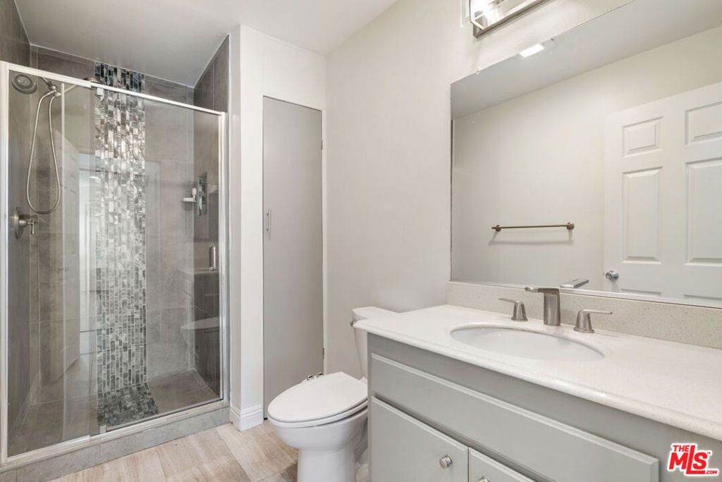 327 Chestnut Avenue 104