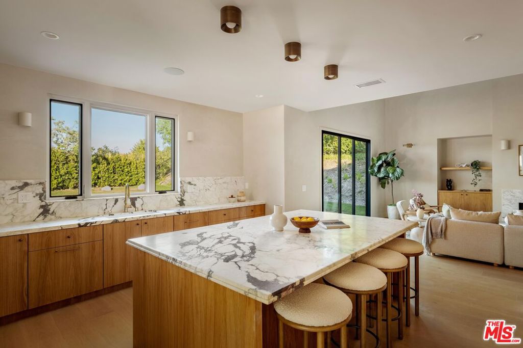 4016 San Remo Way