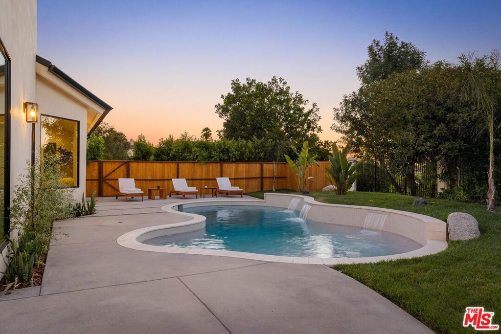 4016 San Remo Way