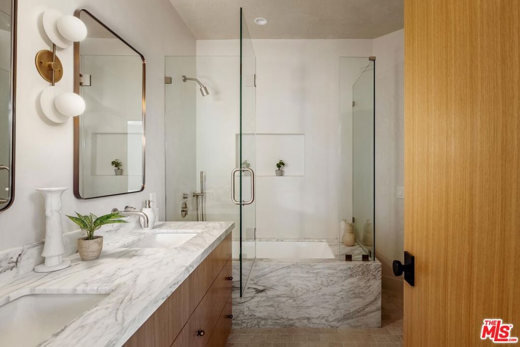 4016 San Remo Way
